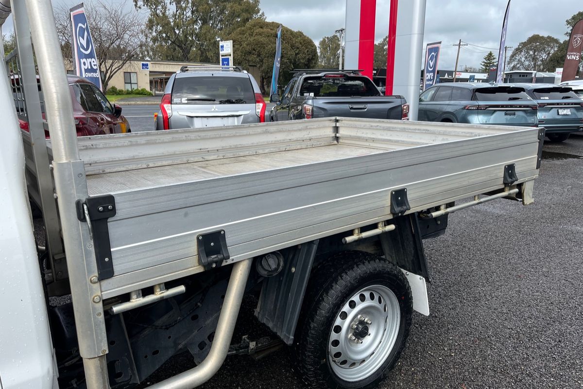 2021 Nissan Navara SL D23 Rear Wheel Drive
