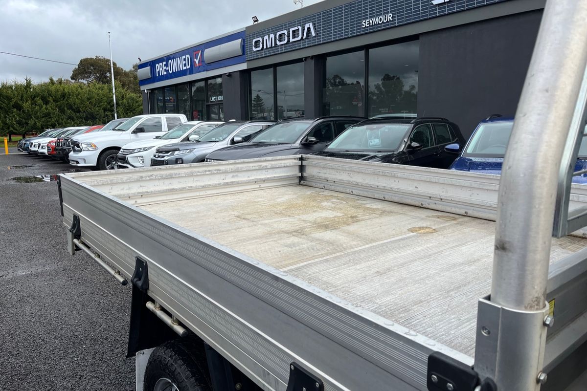 2021 Nissan Navara SL D23 Rear Wheel Drive