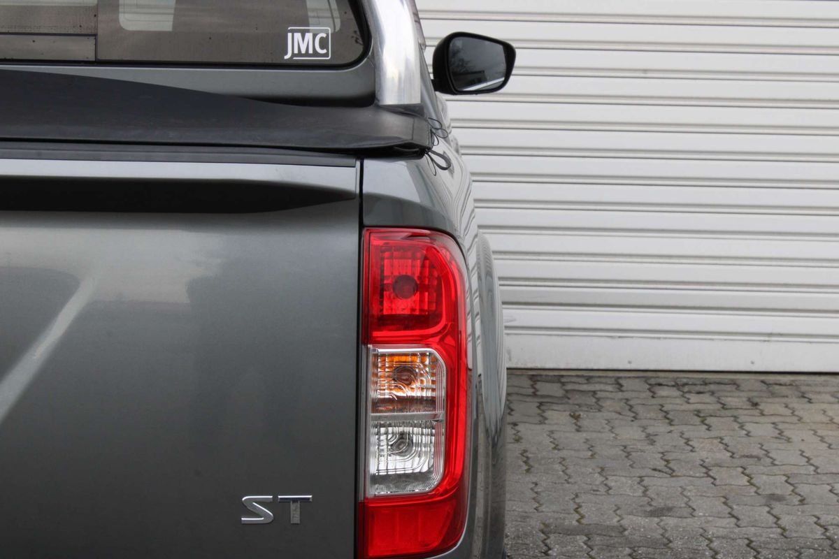 2016 Nissan Navara ST D23 4X4