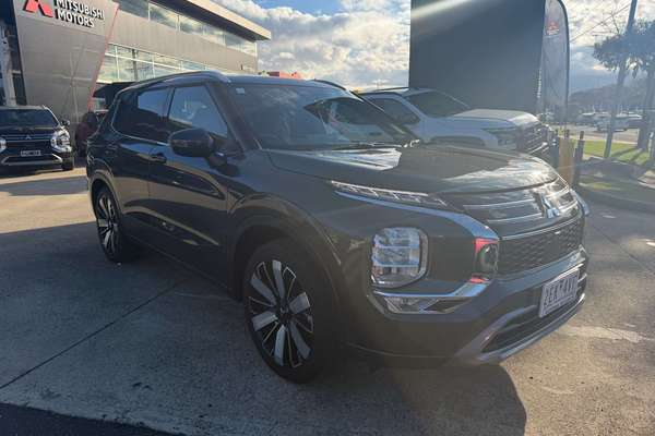2025 Mitsubishi Outlander Exceed Tourer ZM