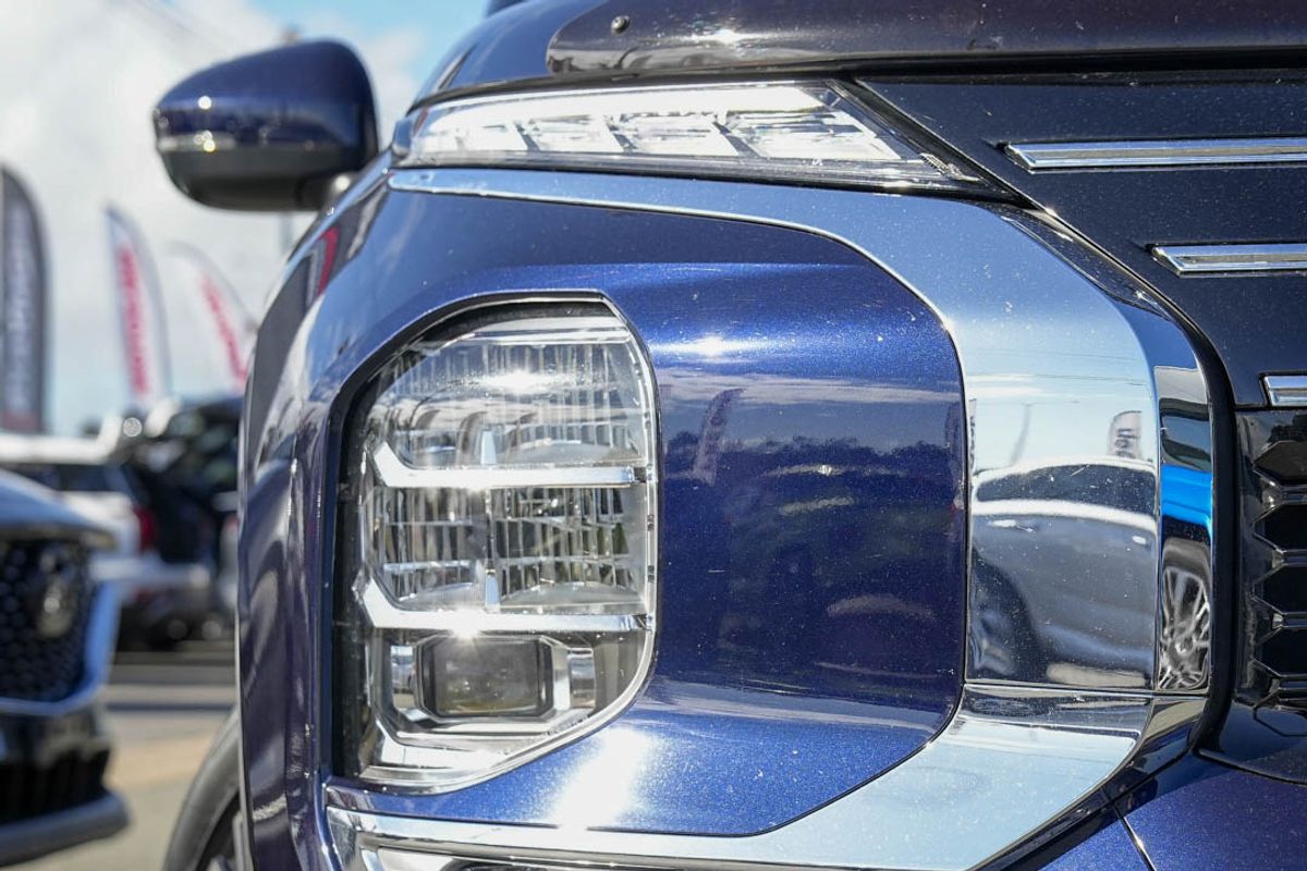 2025 Mitsubishi Outlander Exceed ZM