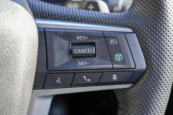 2025 Mitsubishi Outlander Exceed ZM thumb-12