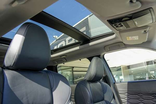 2025 Mitsubishi Outlander Exceed ZM thumb-14
