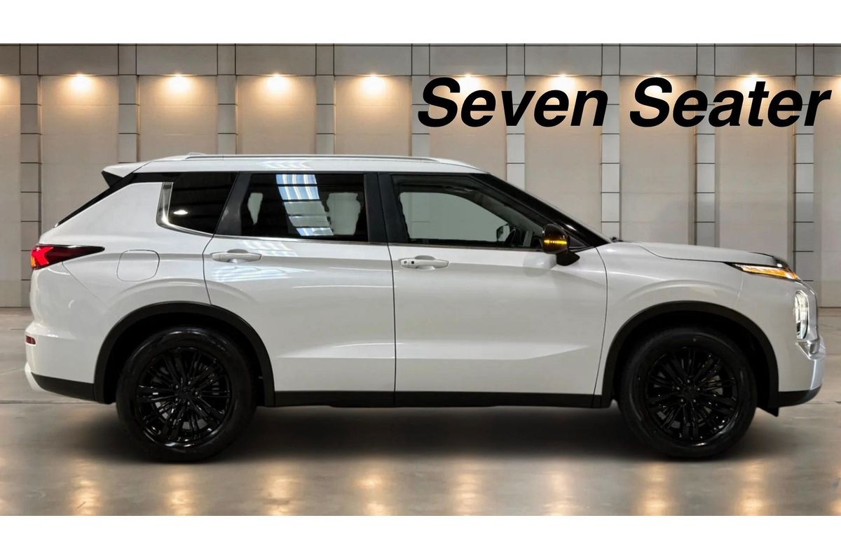 2024 Mitsubishi Outlander LS ZM