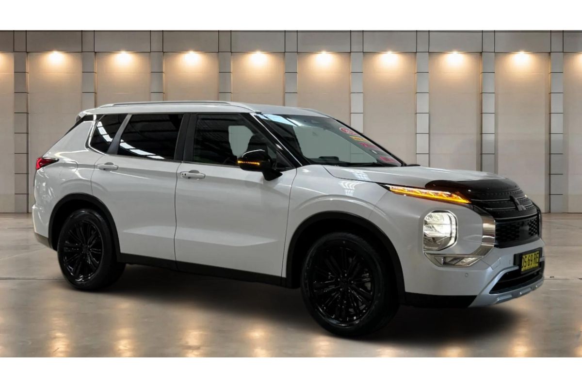 2024 Mitsubishi Outlander LS ZM
