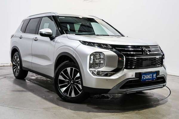 2025 Mitsubishi Outlander LS ZM