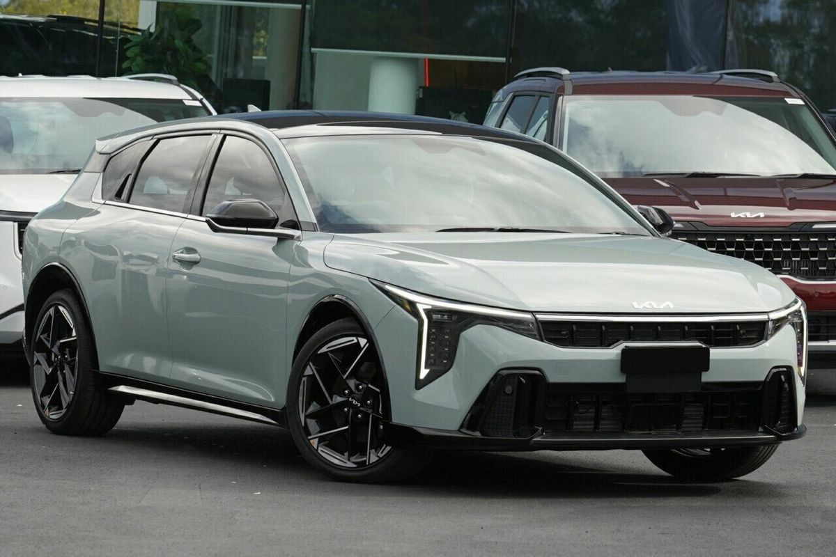 2025 Kia K4 GT-Line CL4m
