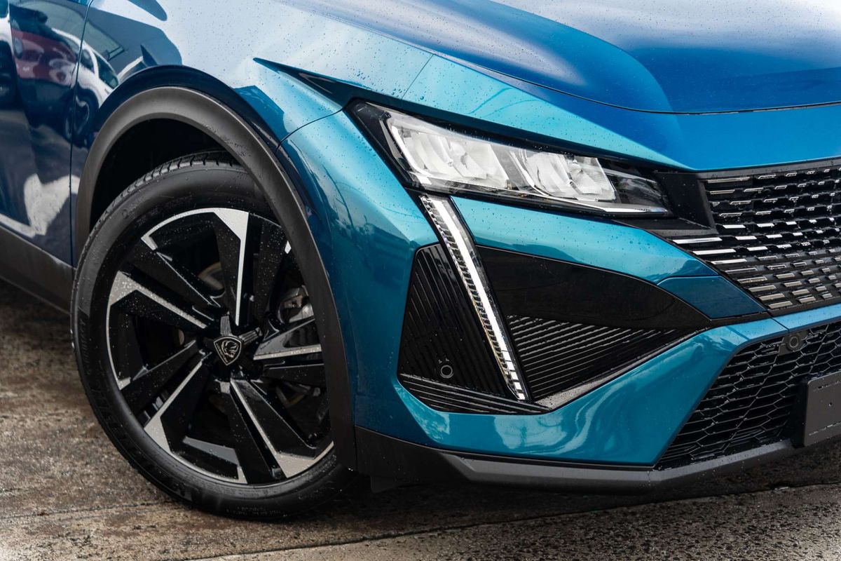 2024 Peugeot 408 GT Premium Hybrid P54