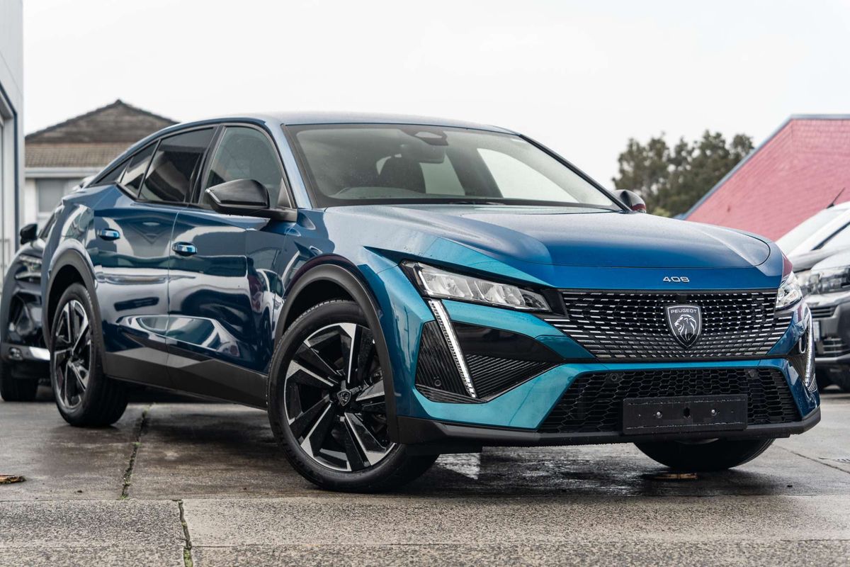 2024 Peugeot 408 GT Premium Hybrid P54