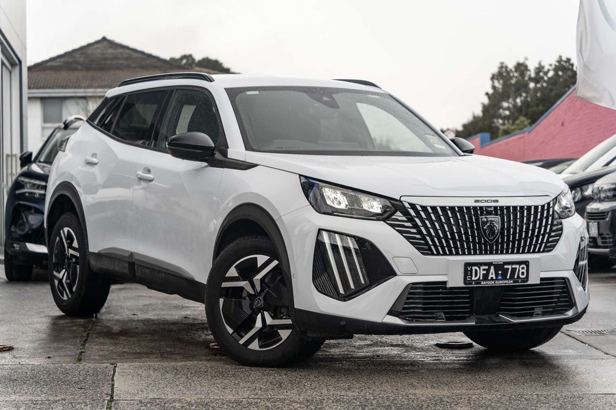 2025 Peugeot 2008 Allure Hybrid P24