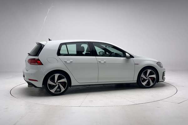 2019 Volkswagen Golf GTI 7.5 thumb-7