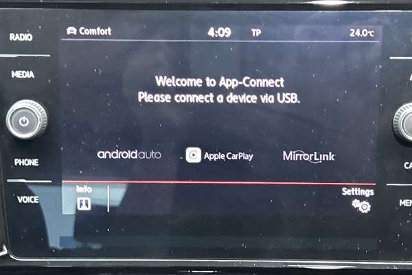 2019 Volkswagen Golf GTI 7.5 thumb-16