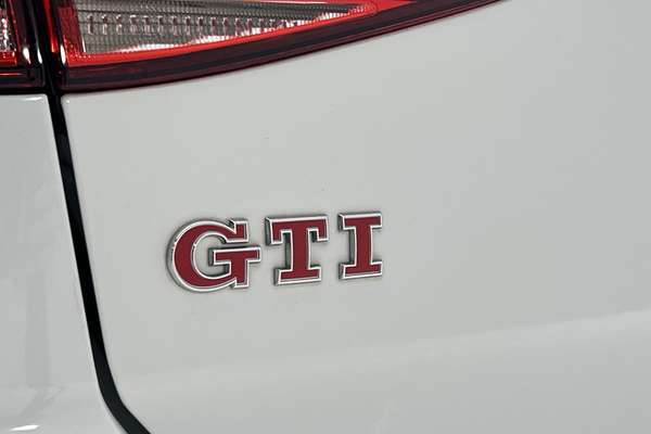 2019 Volkswagen Golf GTI 7.5 thumb-21