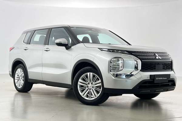2023 Mitsubishi Outlander ES ZM