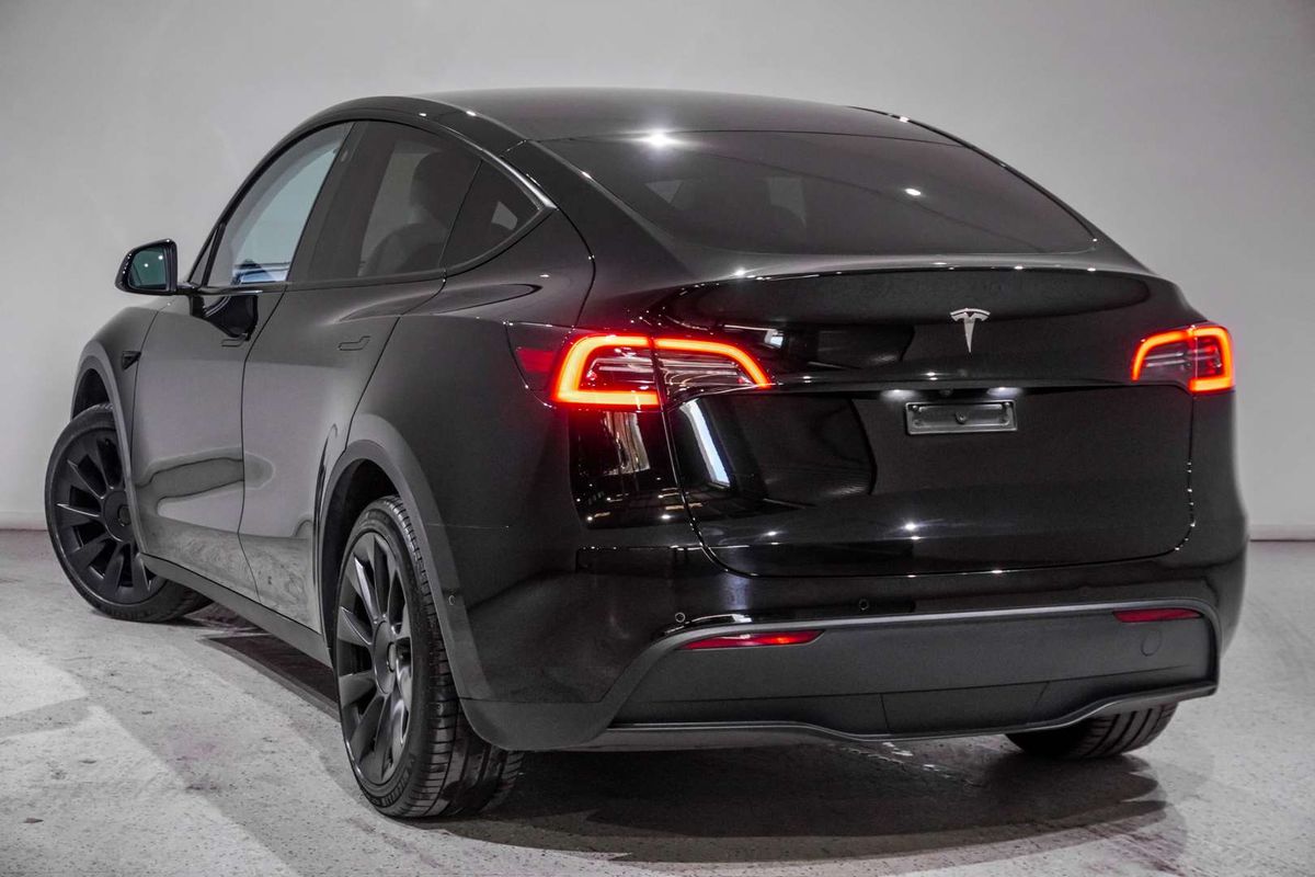 2023 Tesla Model Y Rear-Wheel Drive