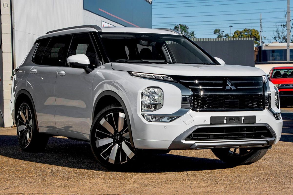 2025 Mitsubishi Outlander Exceed ZM
