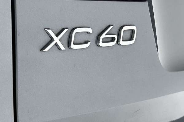 2020 Volvo XC60 T5 Inscription thumb-21