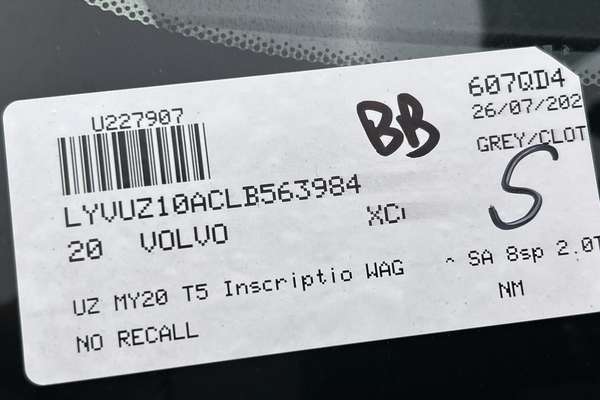 2020 Volvo XC60 T5 Inscription thumb-23