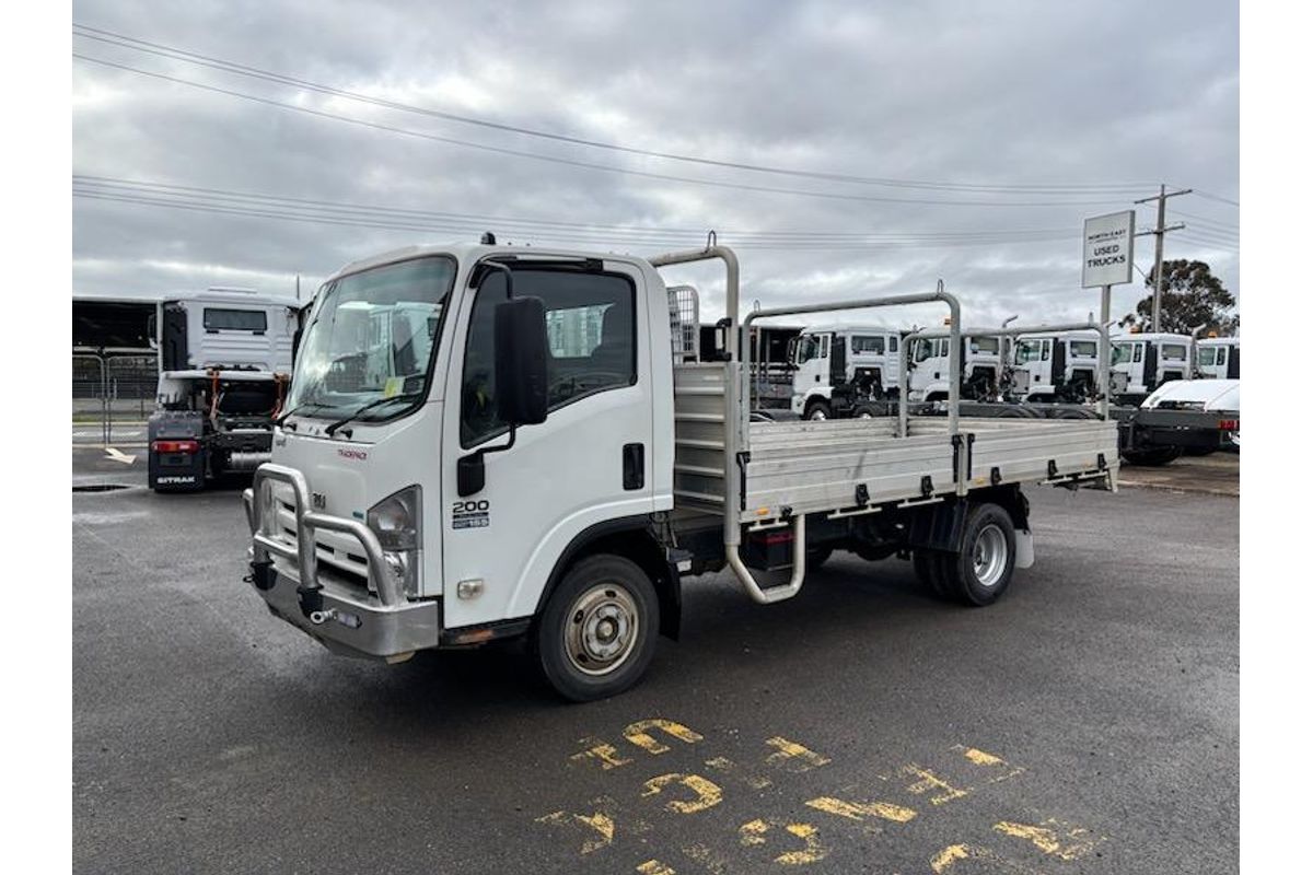 2011 Isuzu N Series NPR 200/275