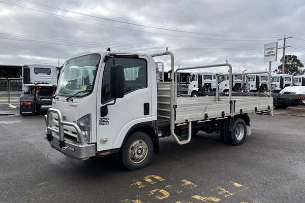 2011 Isuzu N Series NPR 200/275