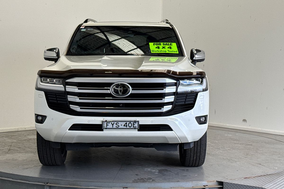 2023 Toyota Landcruiser Sahara FJA300R