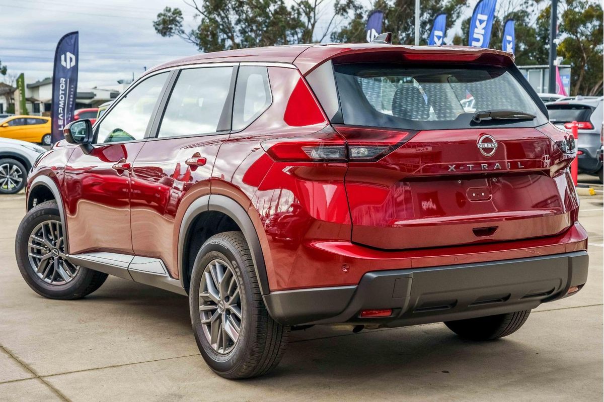 2025 Nissan X-TRAIL ST T33