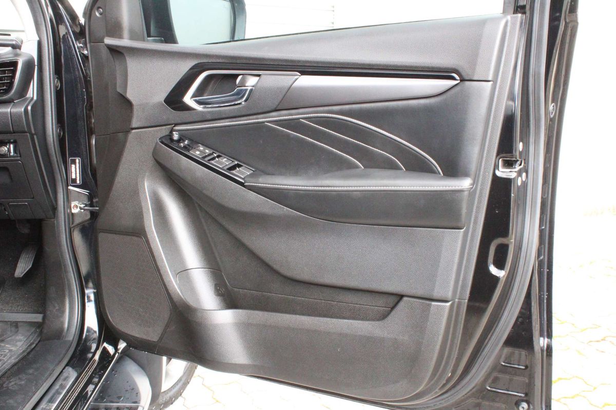 2022 Isuzu MU-X LS-T