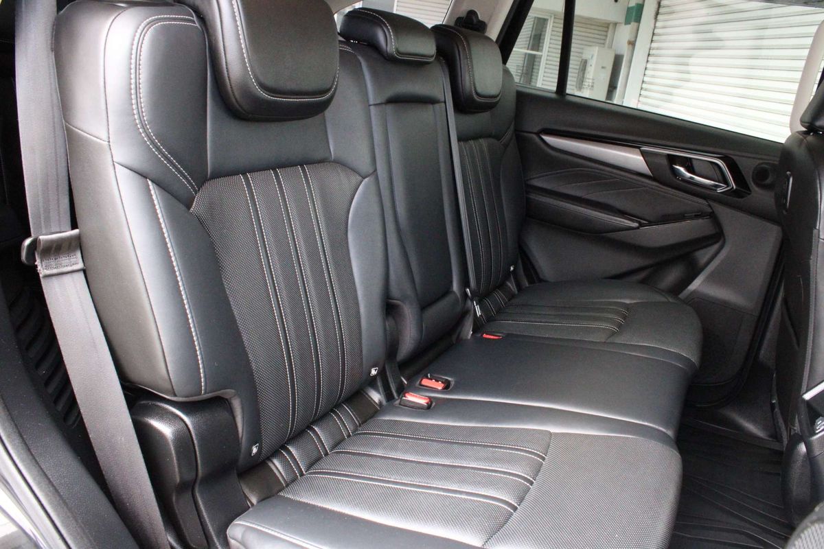 2022 Isuzu MU-X LS-T