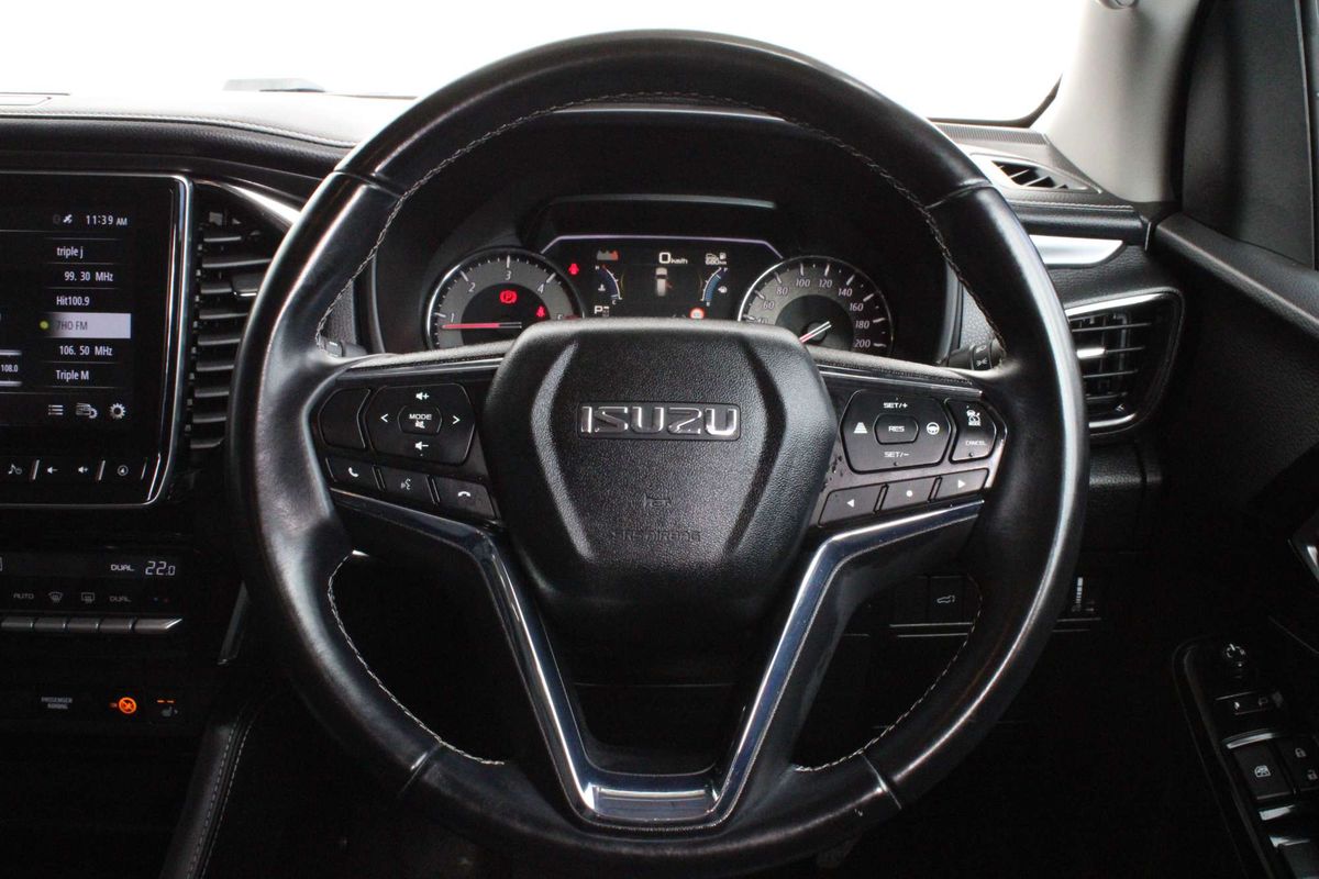 2022 Isuzu MU-X LS-T