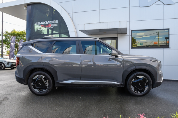 2026 Kia EV5 Air Standard Range OVc thumb-3
