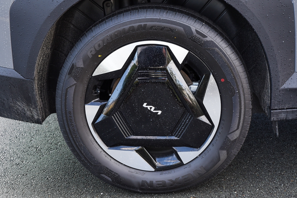 2026 Kia EV5 Air Standard Range OVc thumb-4