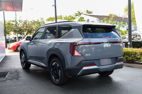 2026 Kia EV5 Air Standard Range OVc thumb-5