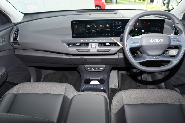 2026 Kia EV5 Air Standard Range OVc thumb-17