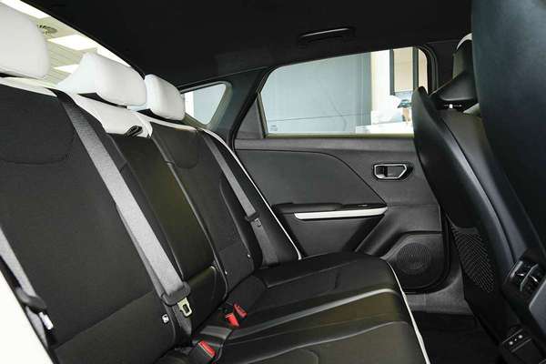2025 Kia K4 GT-Line CL4m thumb-17