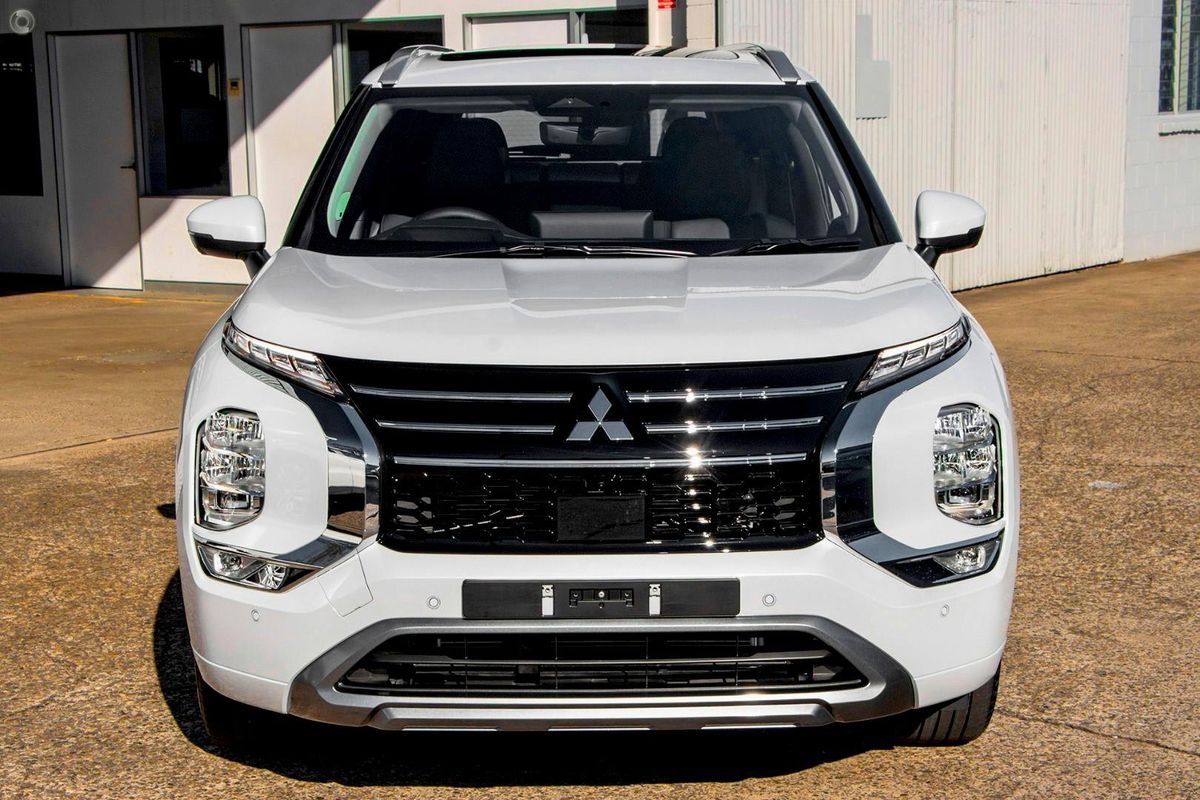 2025 Mitsubishi Outlander Exceed ZM