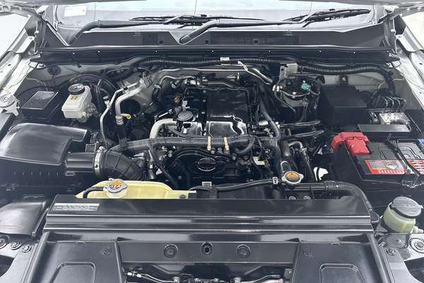 2020 Nissan Navara RX D23 Series 4 4X4 thumb-9