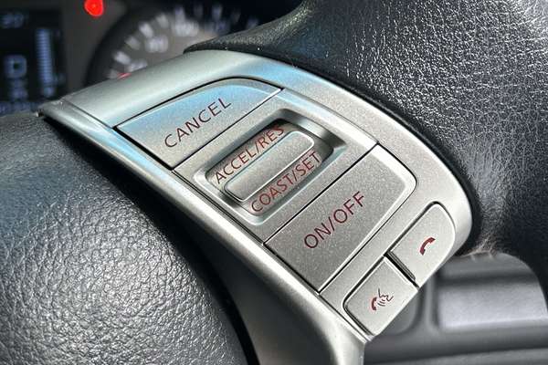 2020 Nissan Navara RX D23 Series 4 4X4 thumb-14