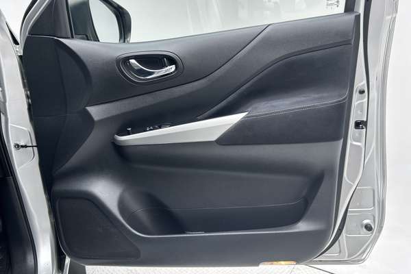 2020 Nissan Navara RX D23 Series 4 4X4 thumb-16