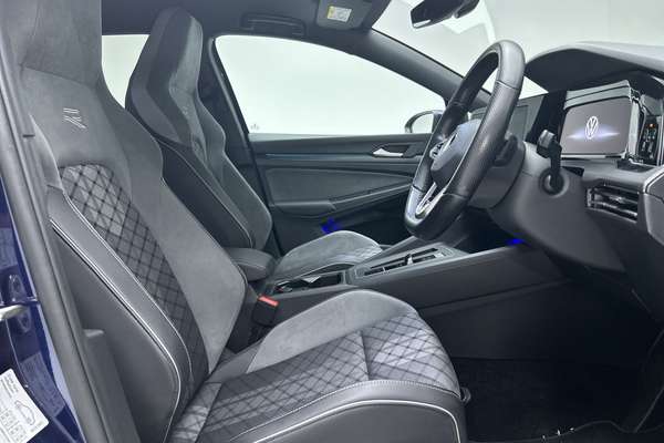 2022 Volkswagen Golf 110TSI R-Line 8 thumb-12