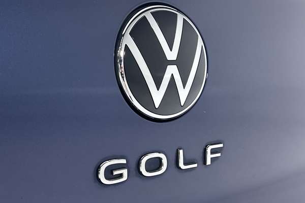 2022 Volkswagen Golf 110TSI R-Line 8 thumb-21