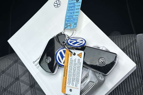 2022 Volkswagen Golf 110TSI R-Line 8 thumb-22
