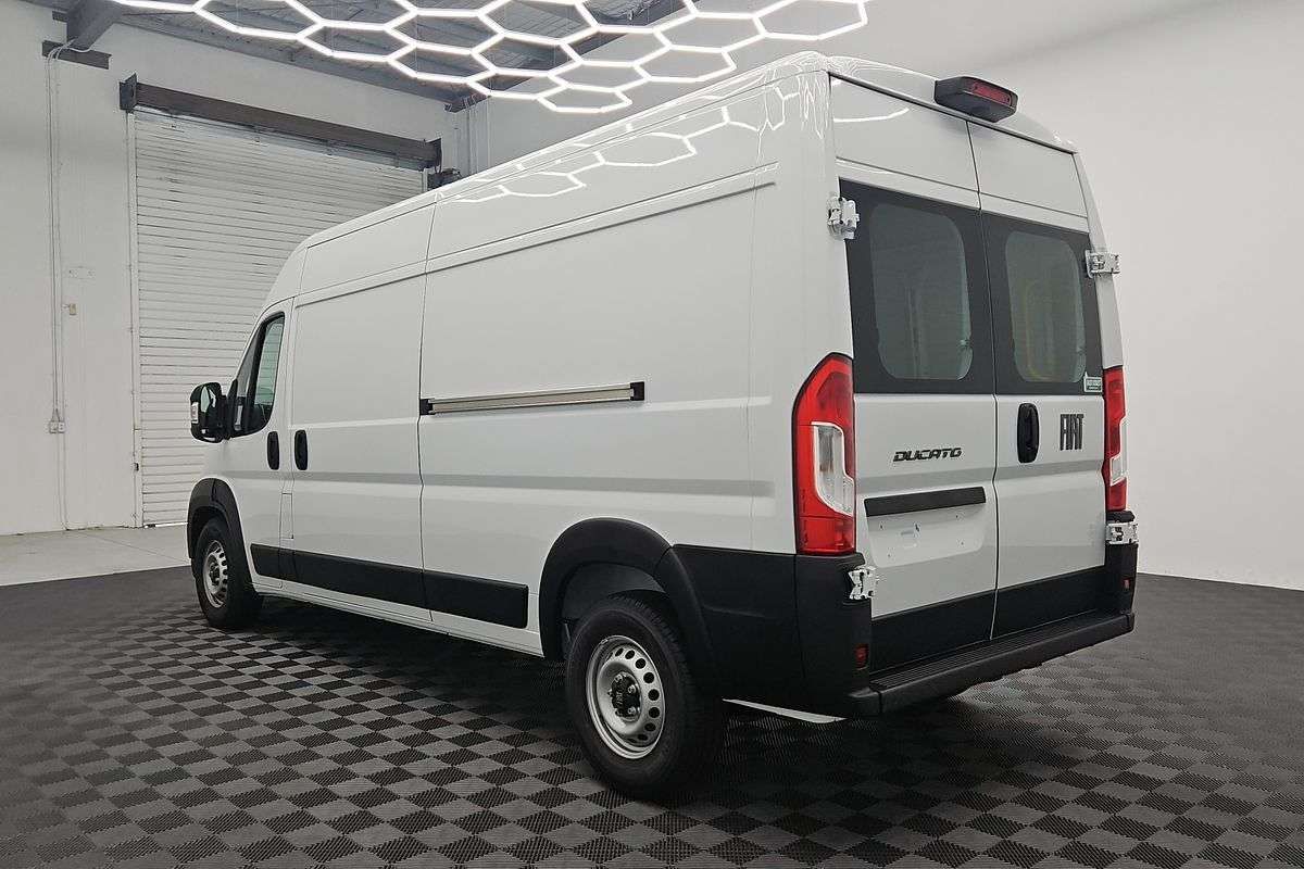 2026 Fiat Ducato Series 2 LWB Mid Roof image 3