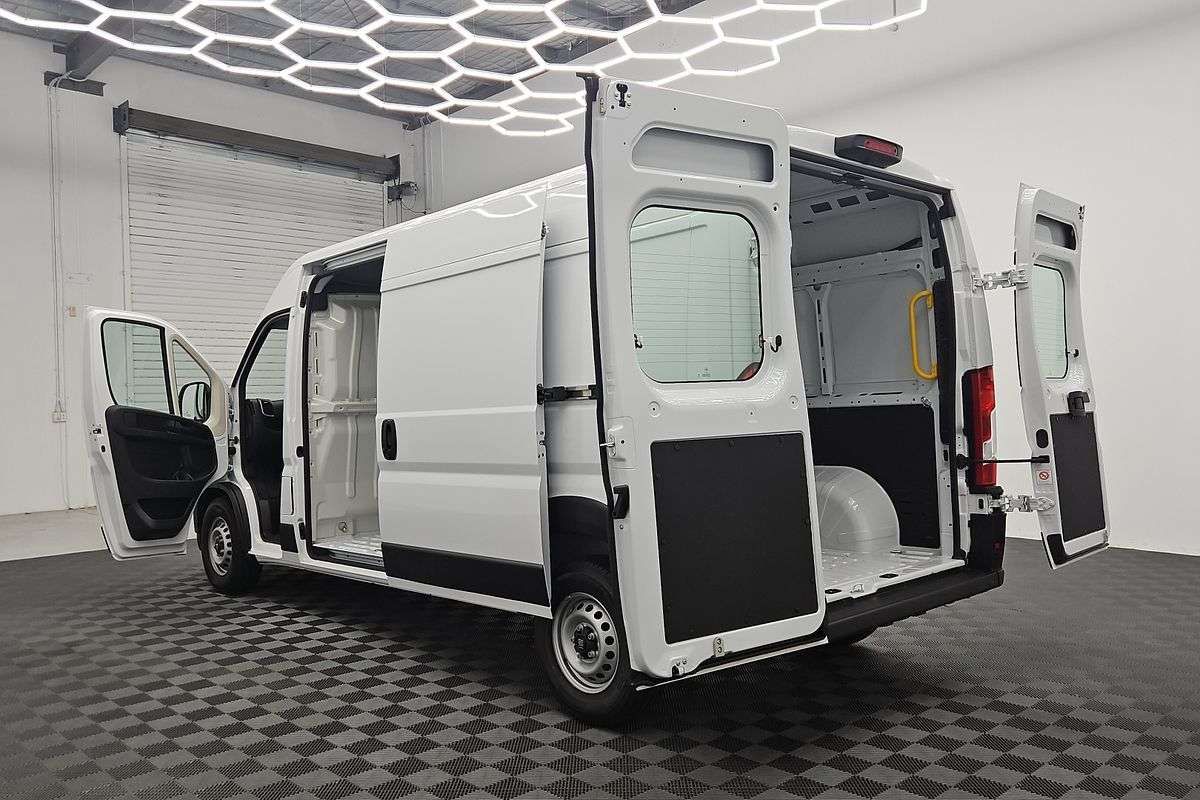 2026 Fiat Ducato Series 2 LWB Mid Roof image 17