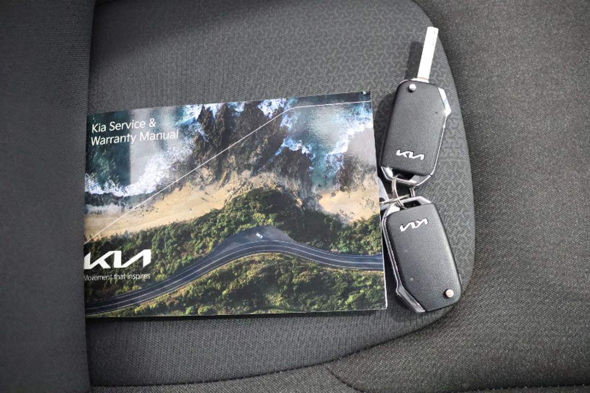 2023 Kia Carnival S KA4