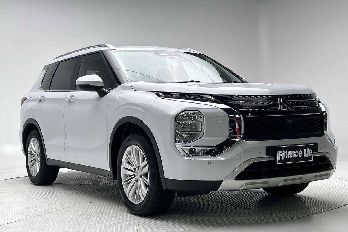 2024 Mitsubishi Outlander LS ZM
