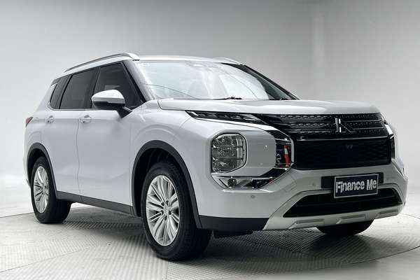 2024 Mitsubishi Outlander LS ZM thumb-0