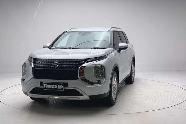 2024 Mitsubishi Outlander LS ZM thumb-2