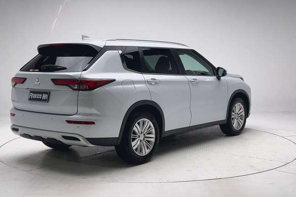 2024 Mitsubishi Outlander LS ZM thumb-7