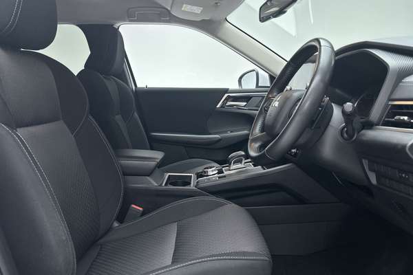 2024 Mitsubishi Outlander LS ZM thumb-12