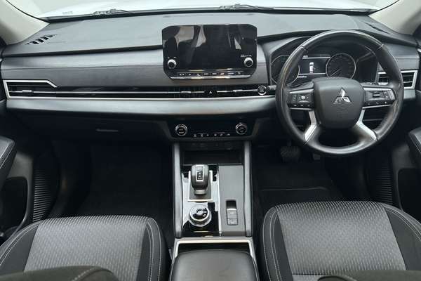 2024 Mitsubishi Outlander LS ZM thumb-19